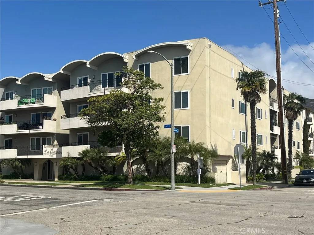 Long Beach, CA 90803,3737 E 2nd Street #201