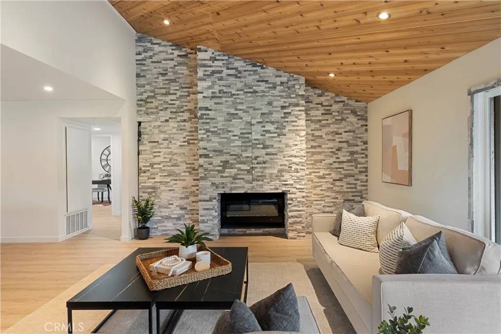 Upland, CA 91784,2439 N. Mountain Ave