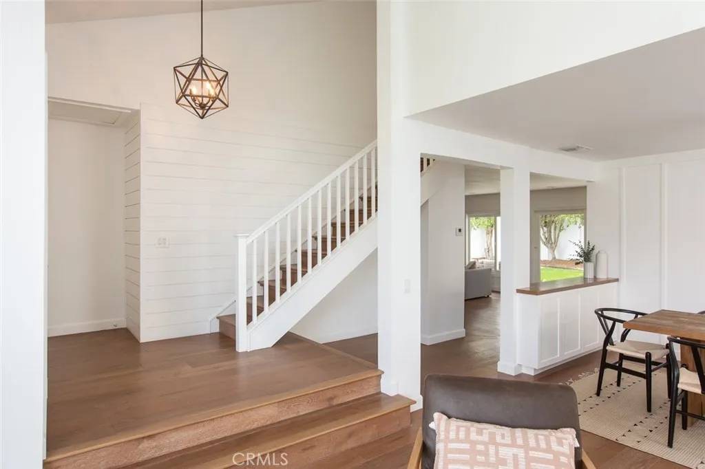 Huntington Beach, CA 92647,18141 Lakepoint Lane