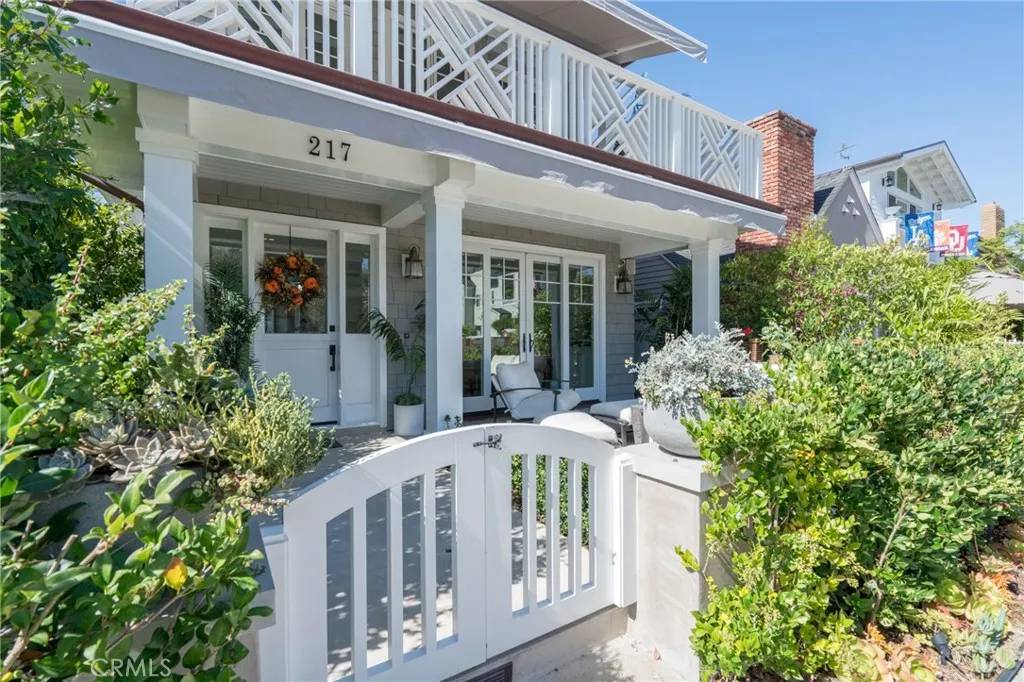 Newport Beach, CA 92662,217 Coral Avenue