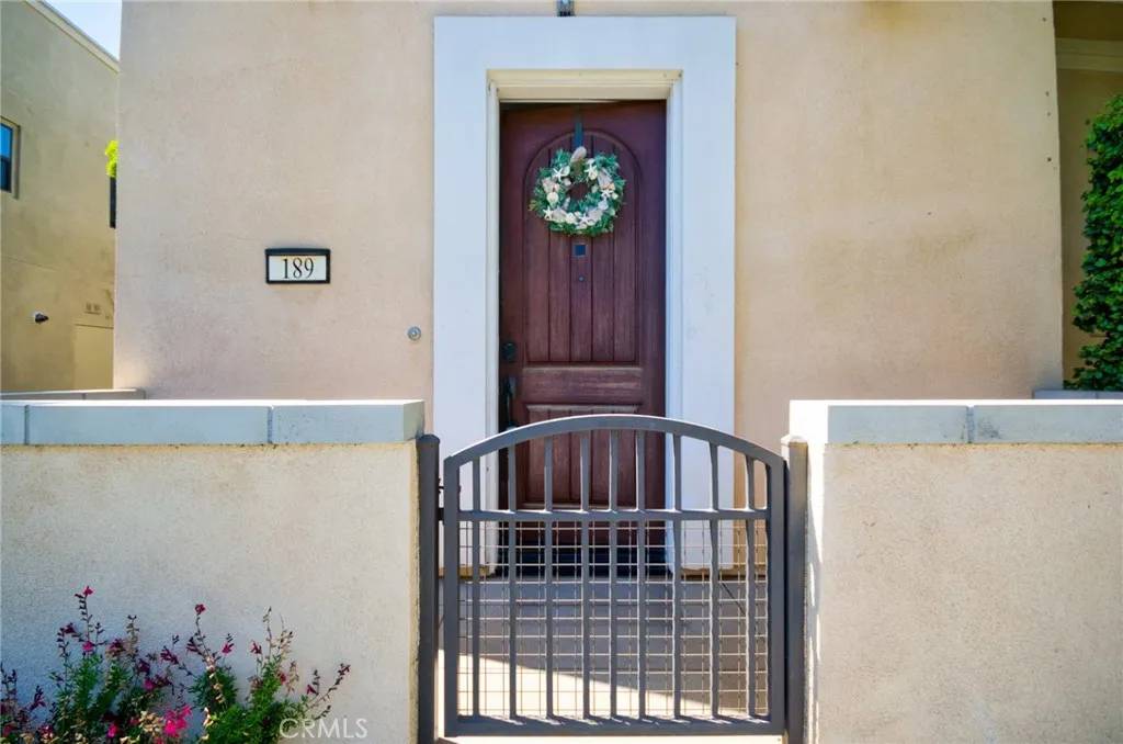 Irvine, CA 92618,189 Follyhatch