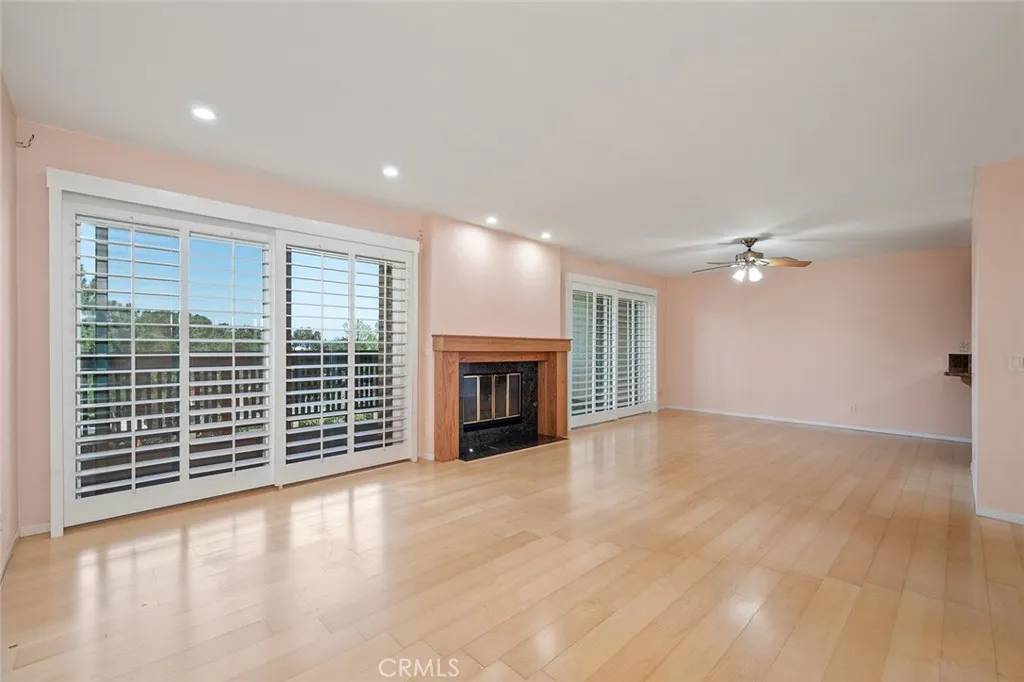 Signal Hill, CA 90755,2514 E Willow Street #103