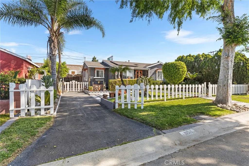 El Monte, CA 91733,10521 Asher Street