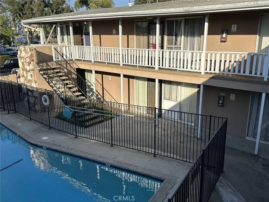 Long Beach, CA 90805,560 E Adams Street