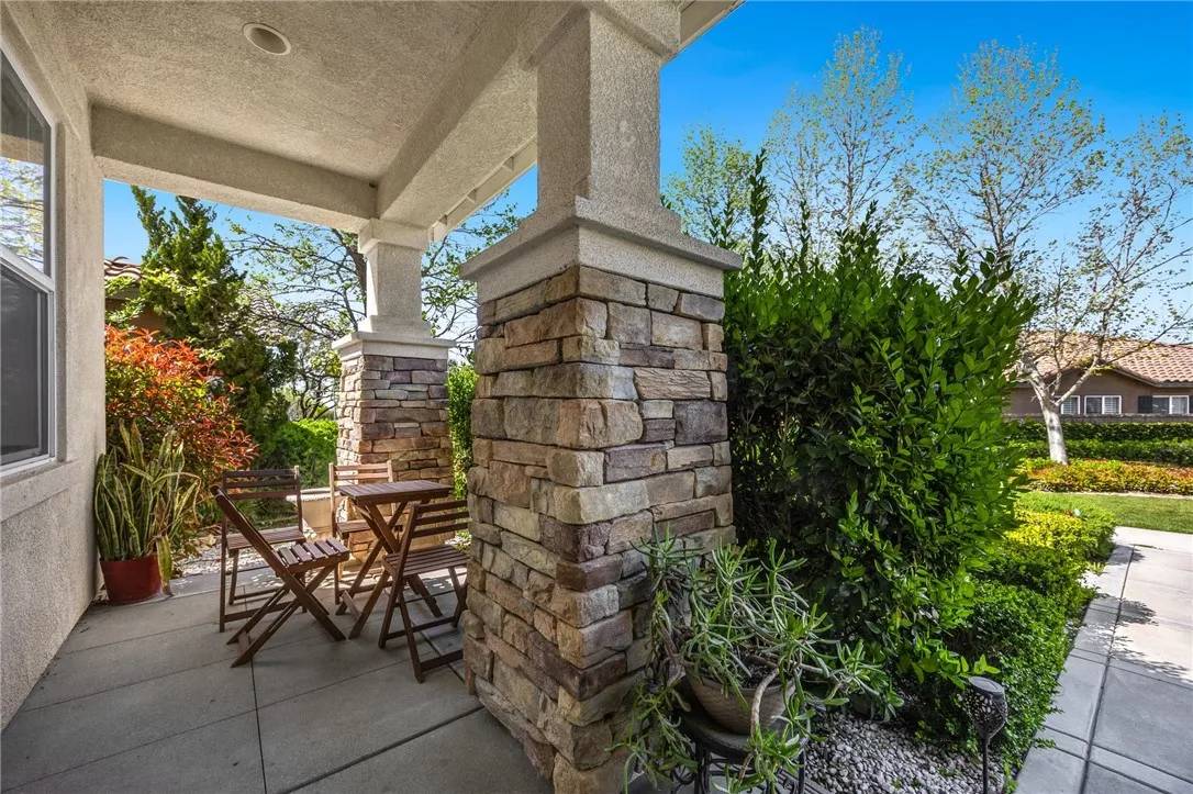 Fontana, CA 92336,5384 Palestrina Way