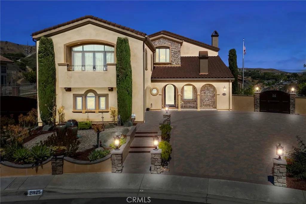 Yorba Linda, CA 92887,21925 Heatheridge Drive