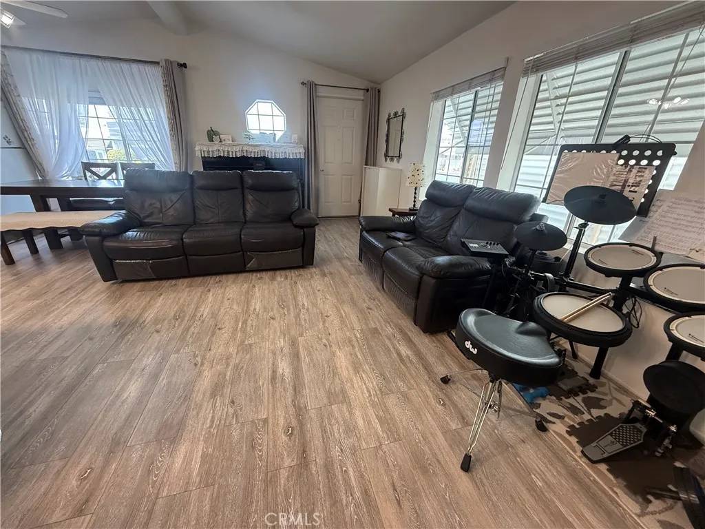 Hawaiian Gardens, CA 90716,12550 Carson #70