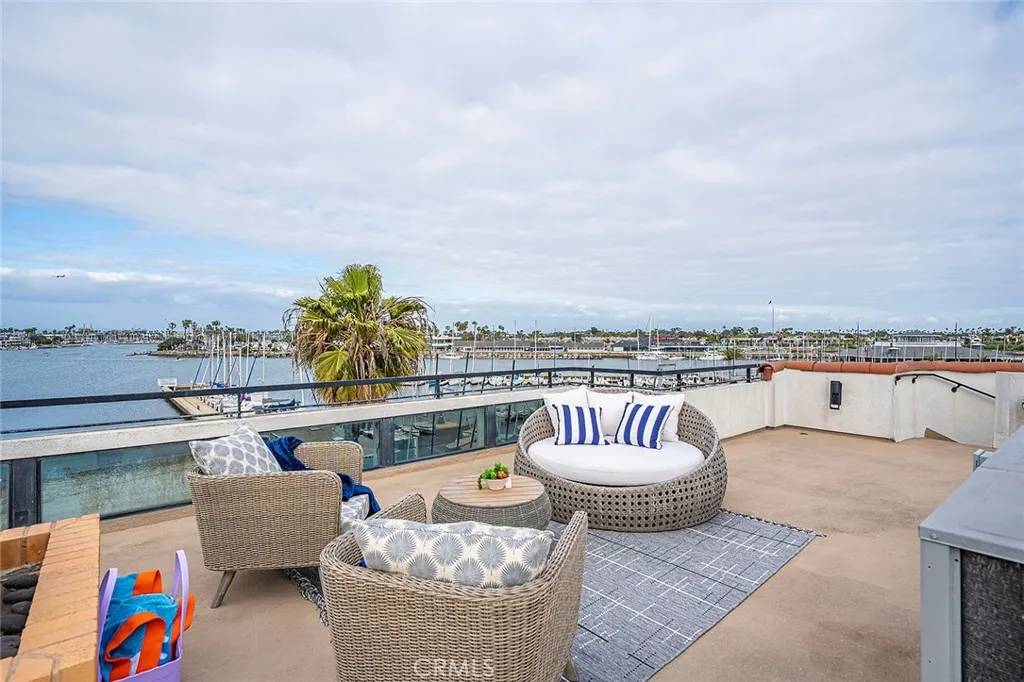 Long Beach, CA 90803,6911 E Ocean Boulevard