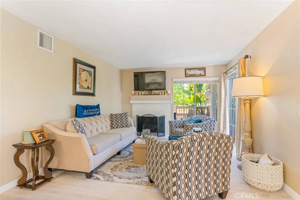 Aliso Viejo, CA 92656,24352 Berrendo #4