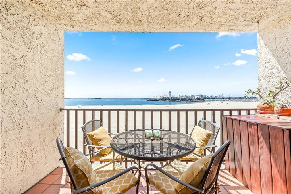 Long Beach, CA 90802,1140 E Ocean Boulevard #338