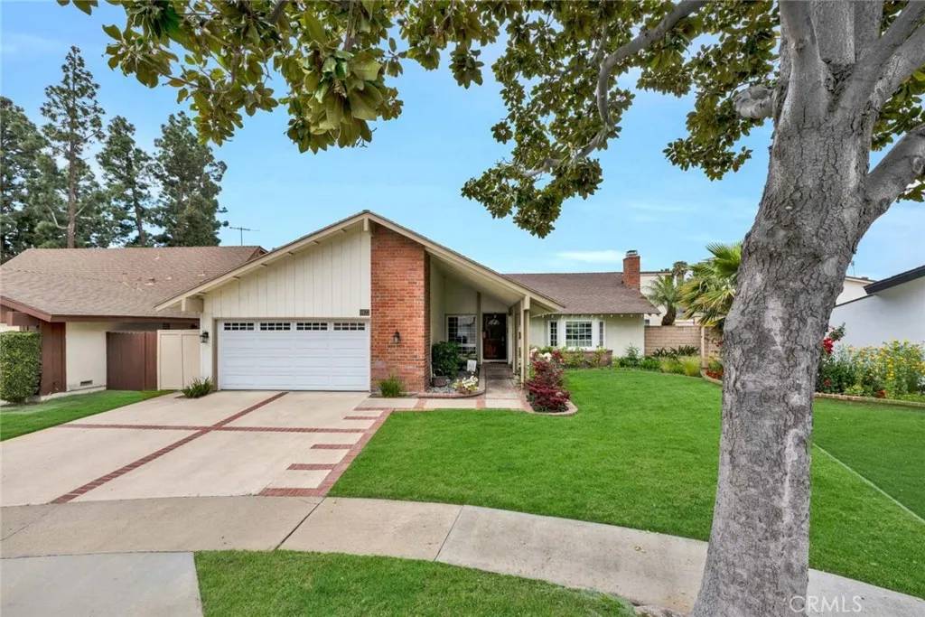 Tustin, CA 92780,1622 Darsy Circle