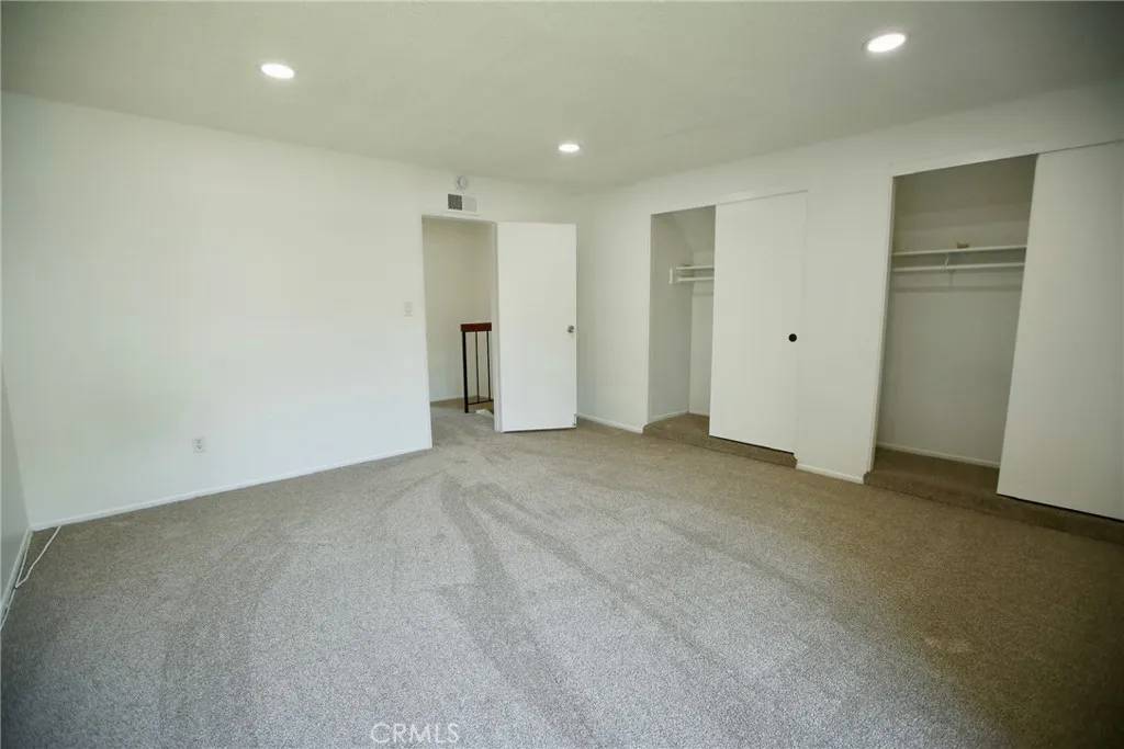 South Gate, CA 90280,9936 Karmont Avenue