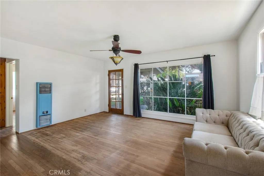 Solana Beach, CA 92075,217 N Acacia Avenue