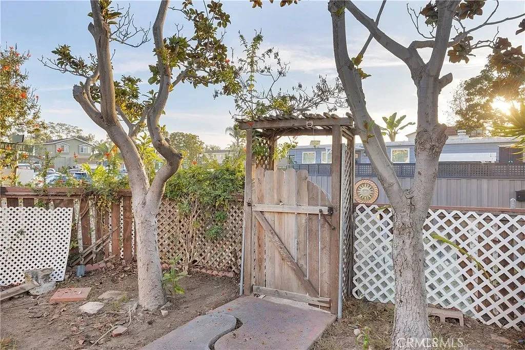 Seal Beach, CA 90740,41 Riversea