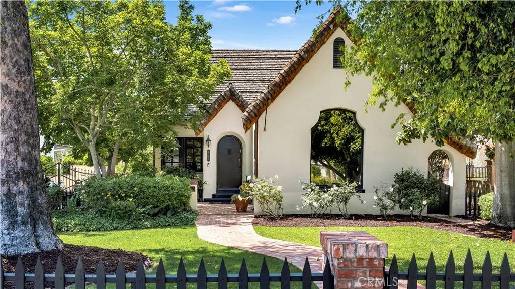 Santa Ana, CA 92706,2042 N Ross Street