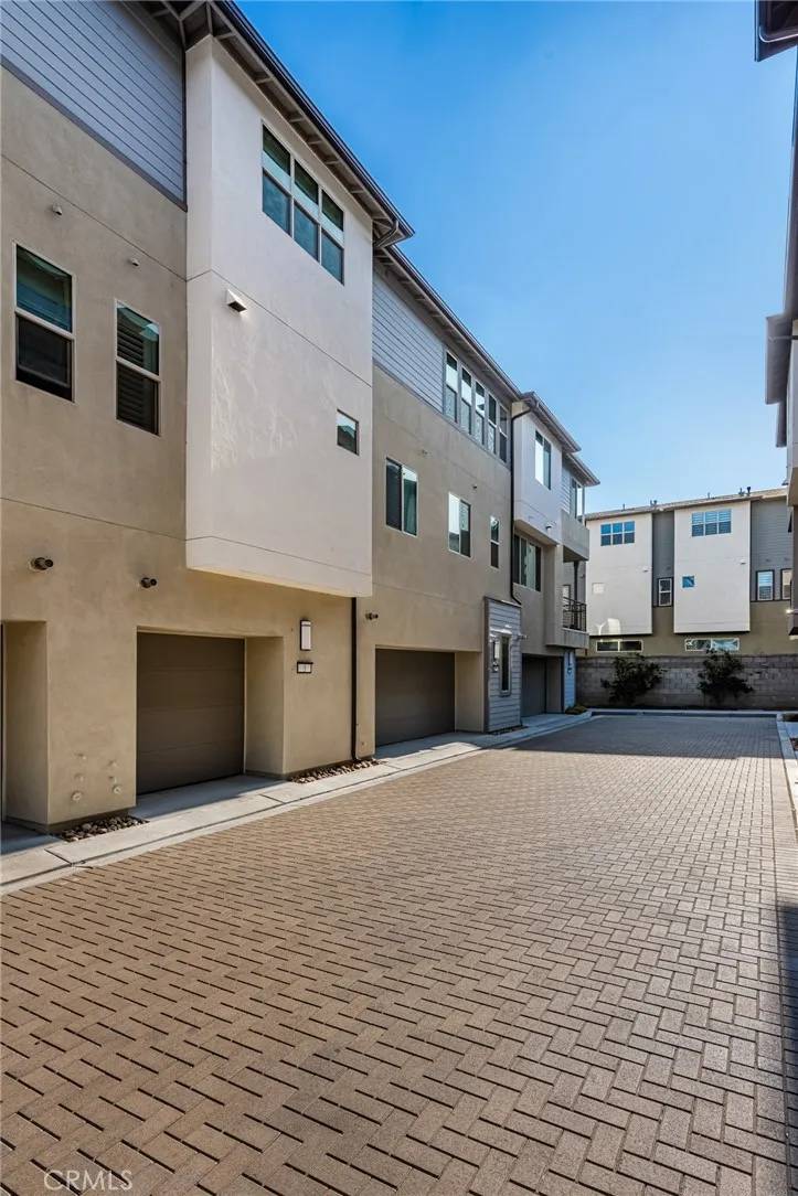 Placentia, CA 92870,1590 E Hermosa #3