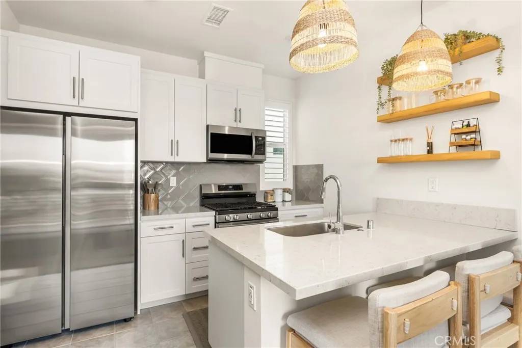 Placentia, CA 92870,1590 E Hermosa #3