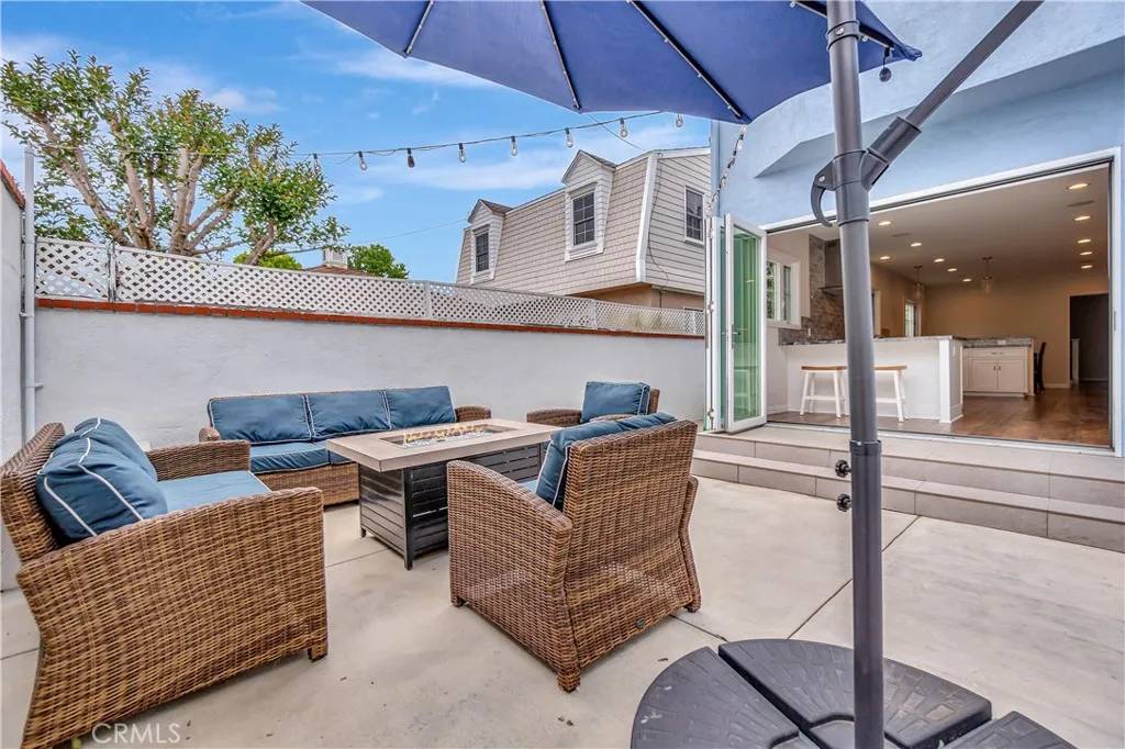Long Beach, CA 90803,289 Glendora Avenue