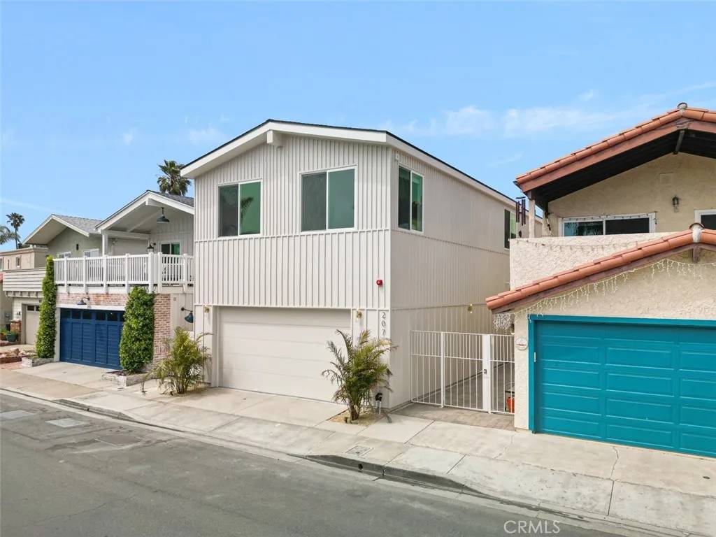 Newport Beach, CA 92663,207 Canal Street