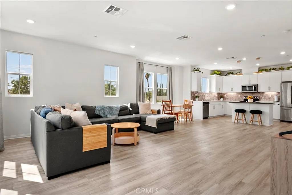 Anaheim, CA 92805,758 N Ethan Way