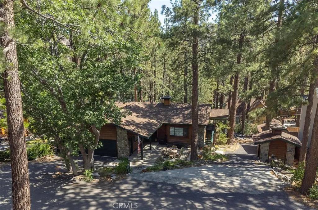 Wrightwood, CA 92397,996 Eagle Road