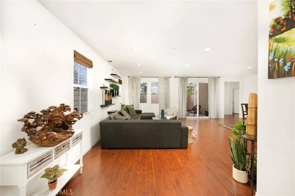 Ontario, CA 91764,2969 E Via Corvina