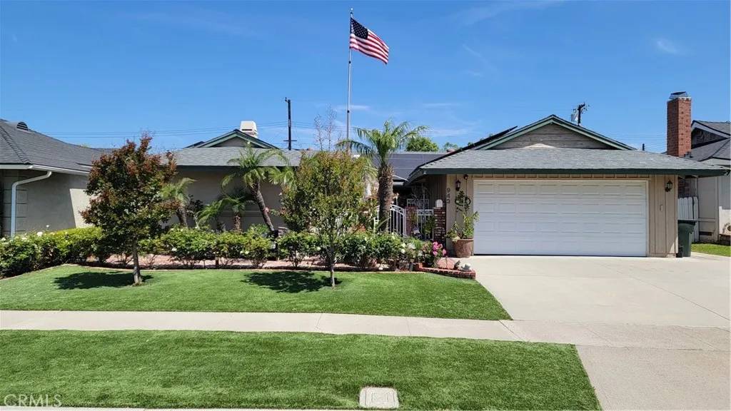 Placentia, CA 92870,943 Berkenstock Lane