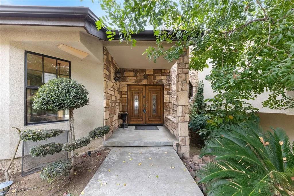 Glendora, CA 91741,845 N Glendora Avenue