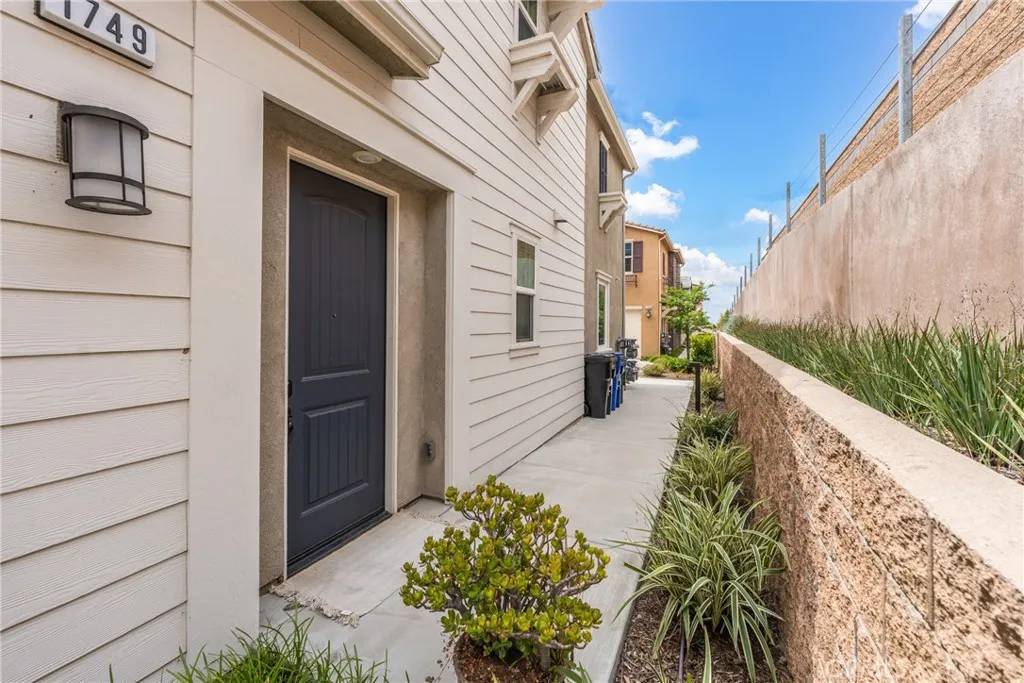 Upland, CA 91784,1749 Franklin Tree Place