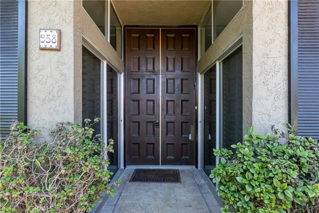Long Beach, CA 90815,958 Palo Verde Avenue