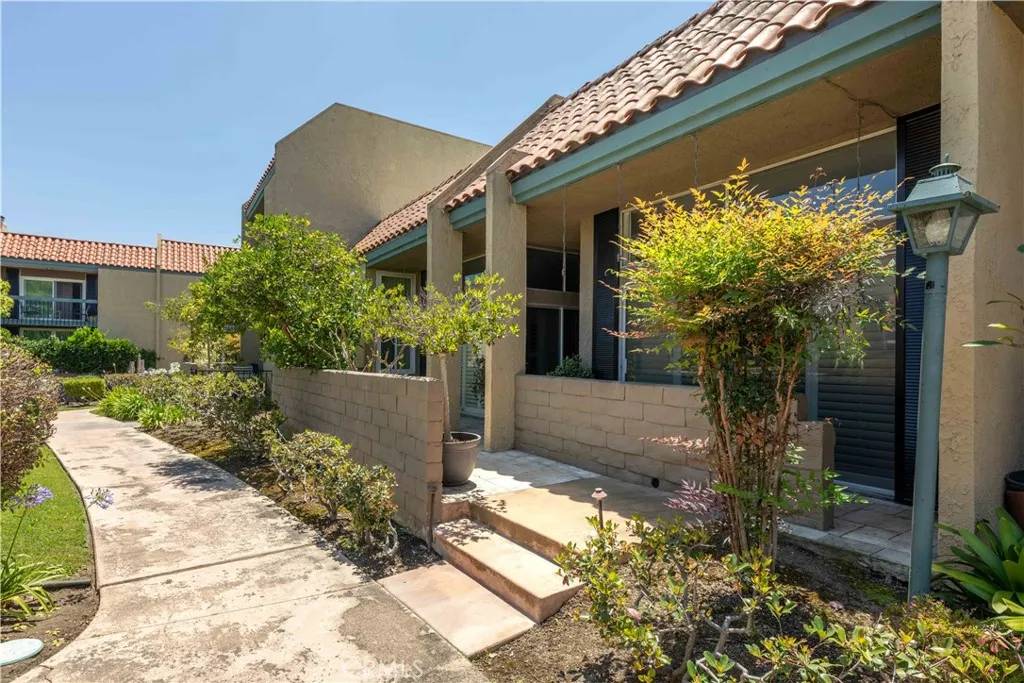 Long Beach, CA 90815,958 Palo Verde Avenue