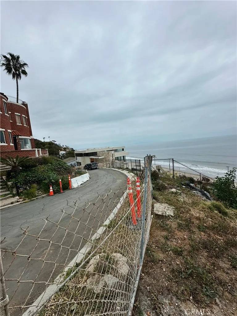Pacific Palisades, CA 90272,17630 Posetano