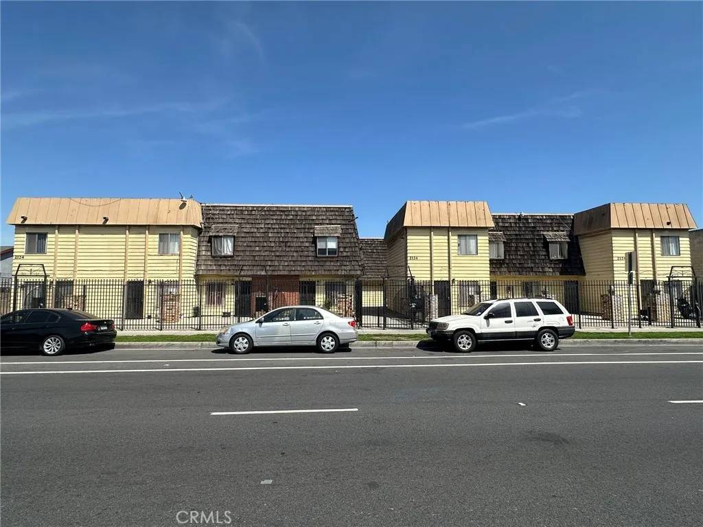 Compton, CA 90222,2124 N Santa Fe Avenue