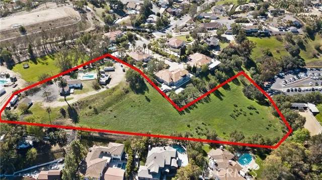 Yorba Linda, CA 92886,5231 Highland