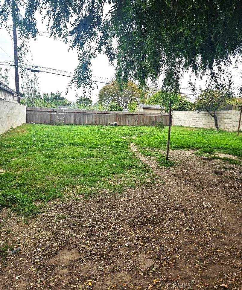 Santa Ana, CA 92703,2106 W 10th Street