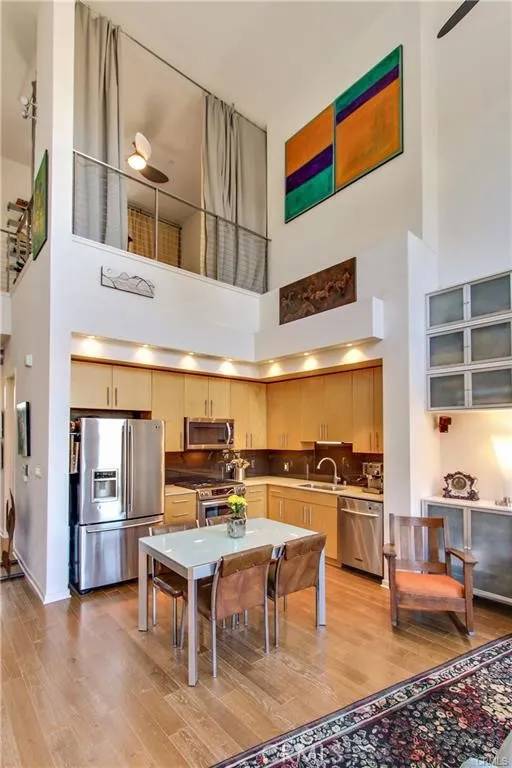 Long Beach, CA 90802,133 The Promenade North #408