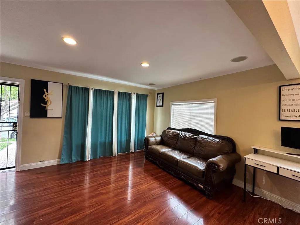 Lakewood, CA 90713,6127 Adenmoor Avenue