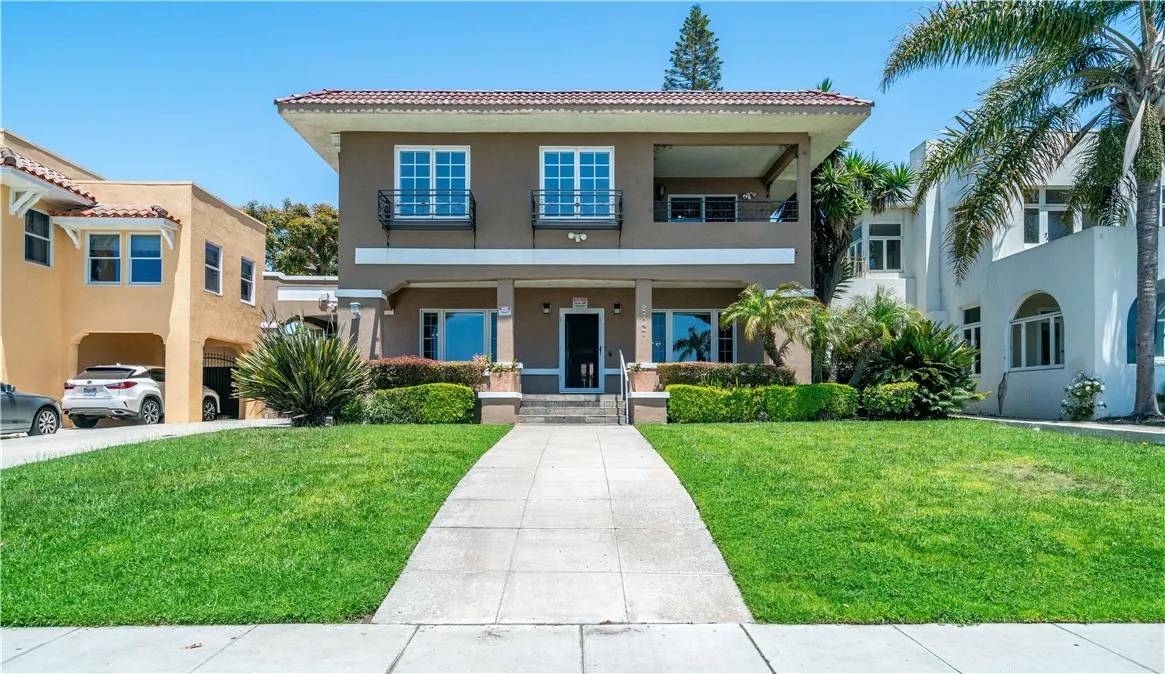 Long Beach, CA 90803,2747 E Ocean Boulevard