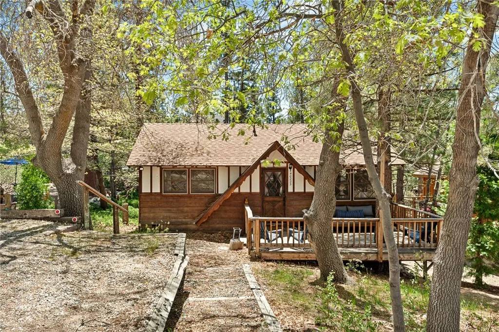 Big Bear Lake, CA 92315,40225 Dream Street