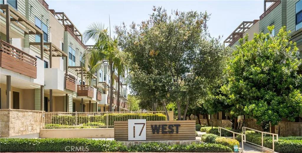 Costa Mesa, CA 92627,687 W 17th Street