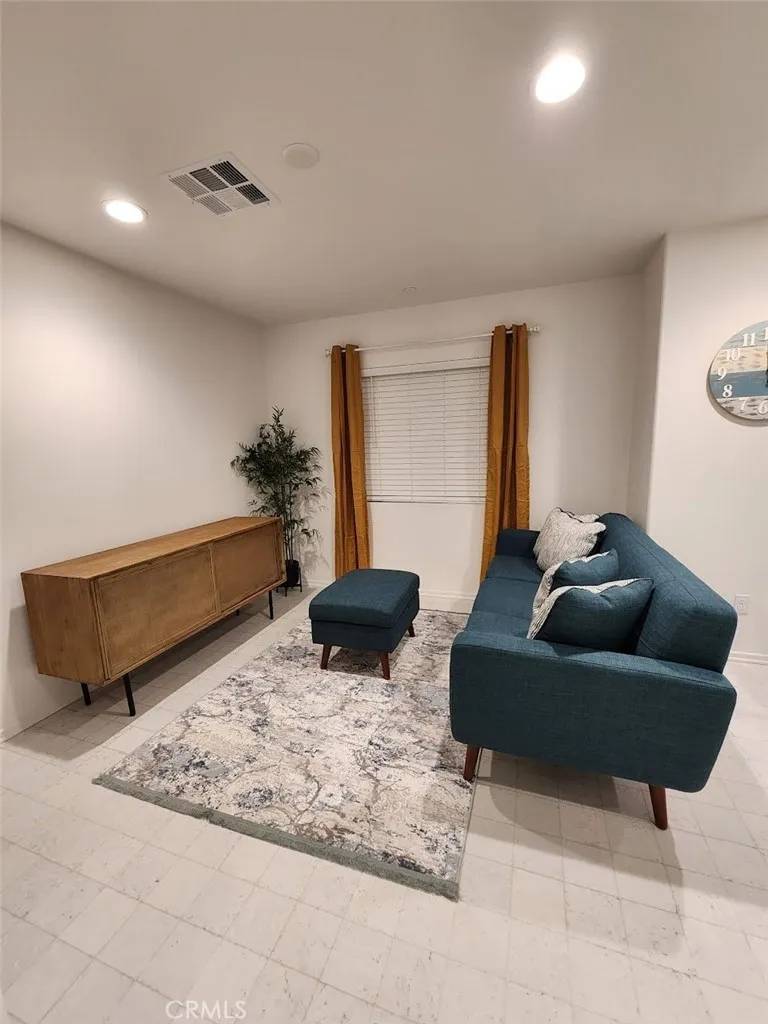 San Bernardino, CA 92407,6989 N Curtis Lane