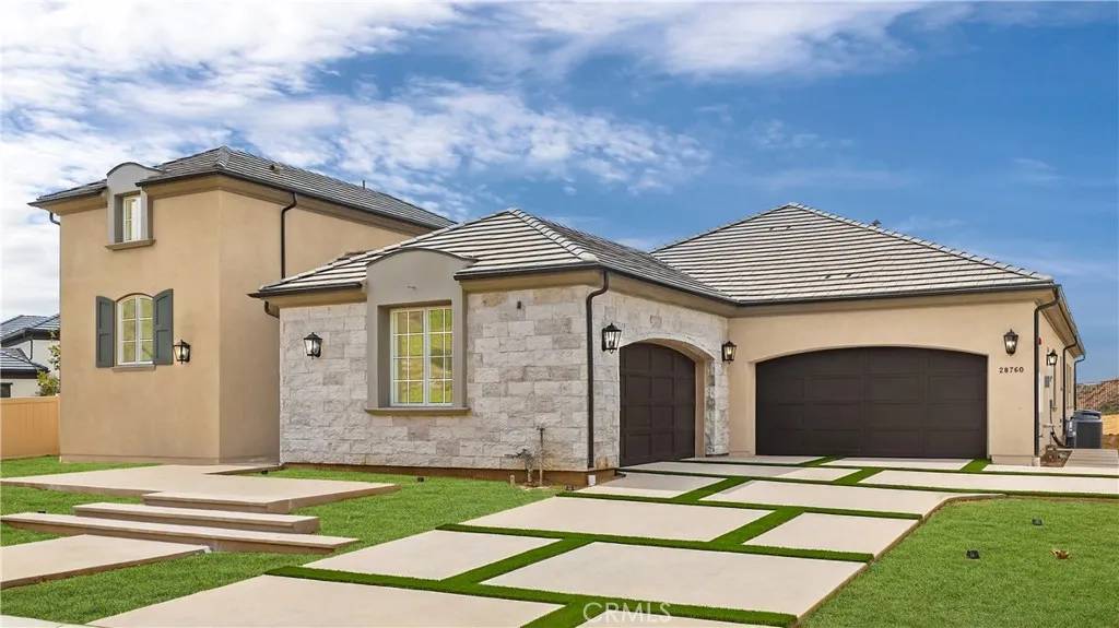 Silverado, CA 92676,28902 Auburn Hills