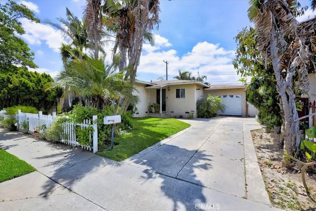 Santa Ana, CA 92703,944 W Cubbon Street