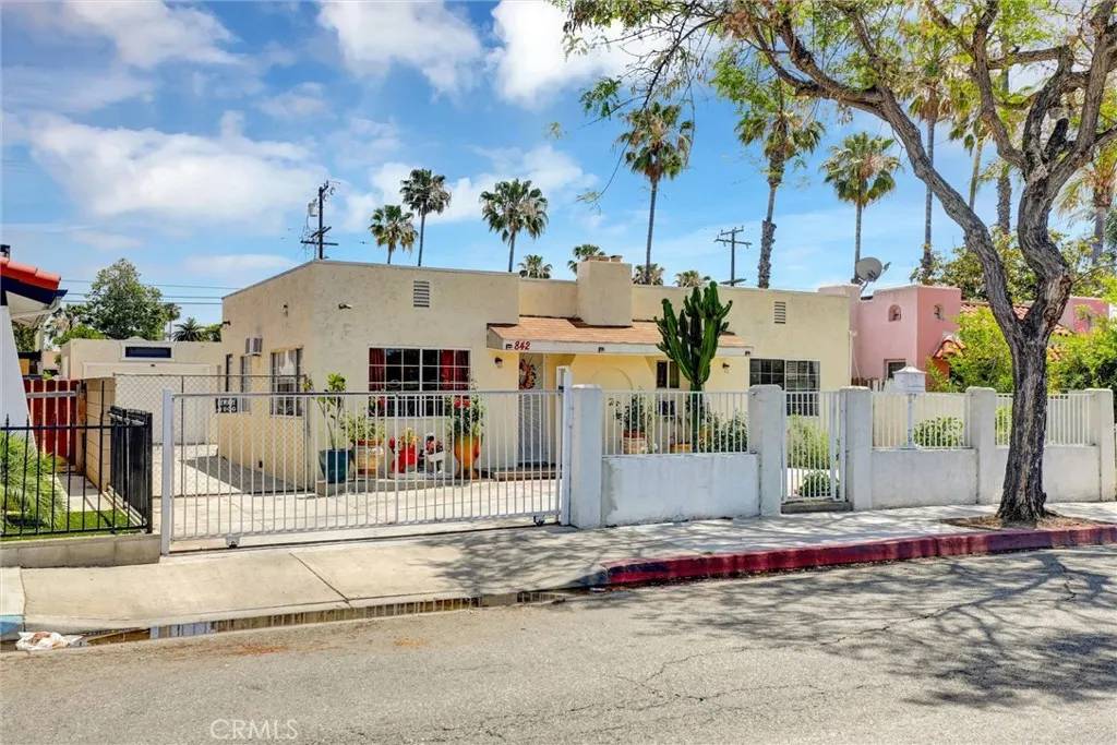 Anaheim, CA 92805,842 S Anaheim Boulevard