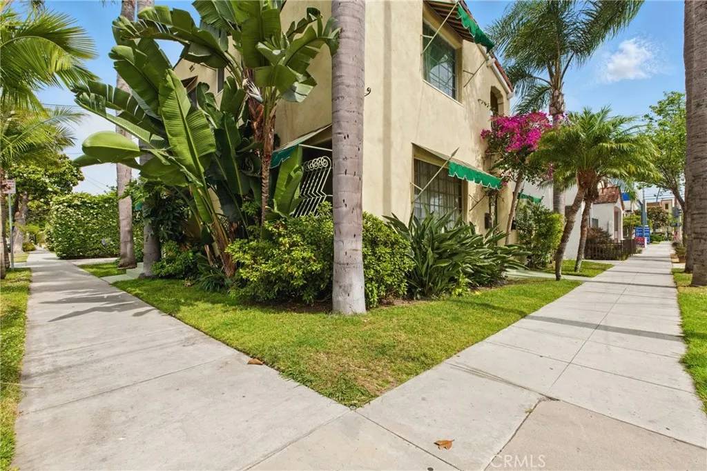 Long Beach, CA 90803,236 Temple Avenue