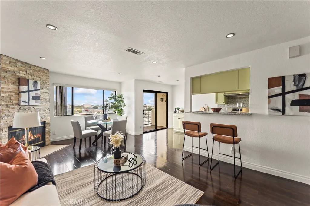 Harbor City, CA 90710,1436 257th Street #303