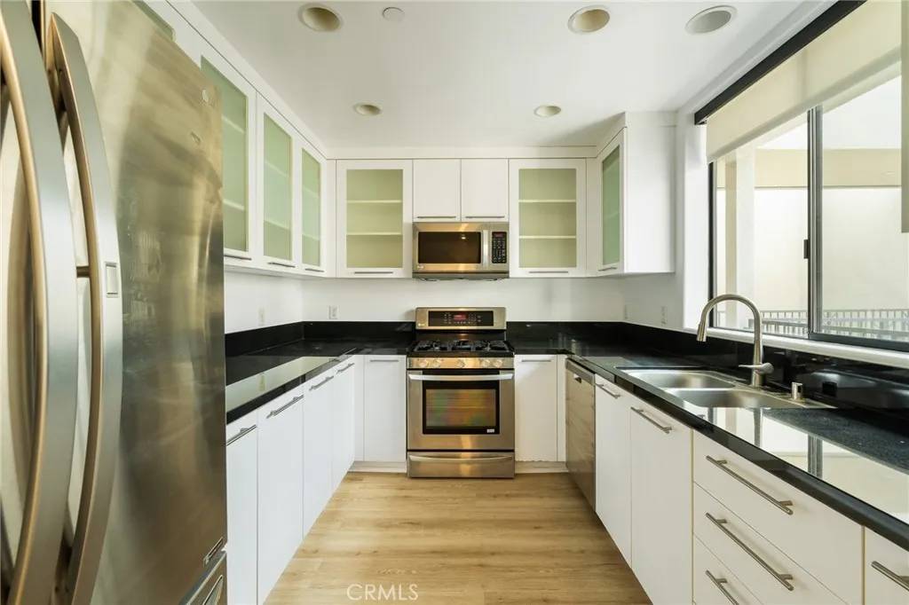 Glendale, CA 91205,230 S Jackson Street #309