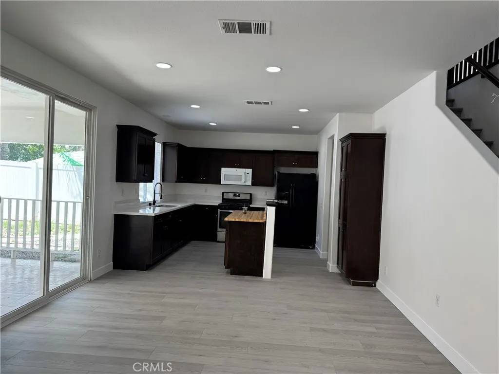 Perris, CA 92570,1416 Plaza Way