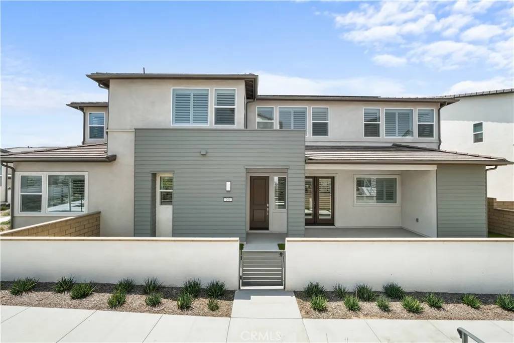 Irvine, CA 92618,240 Sora