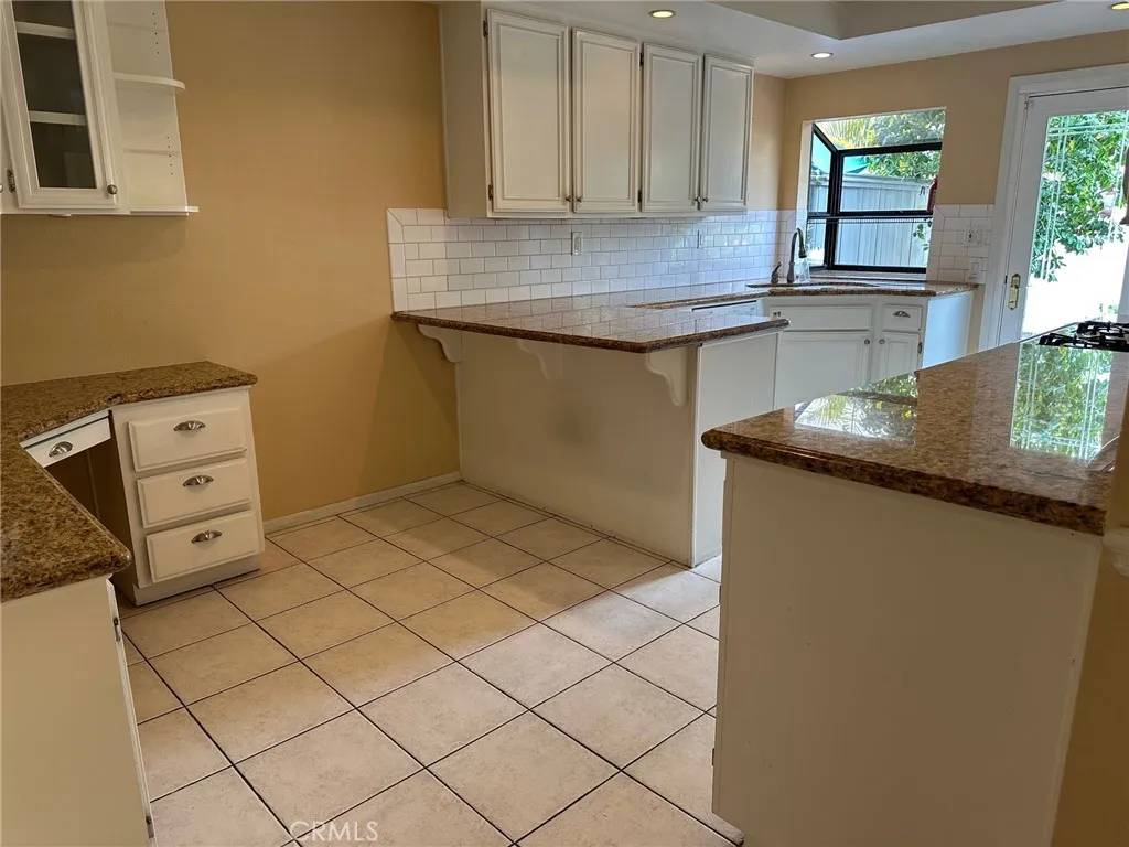 Seal Beach, CA 90740,340 Spinnaker Way